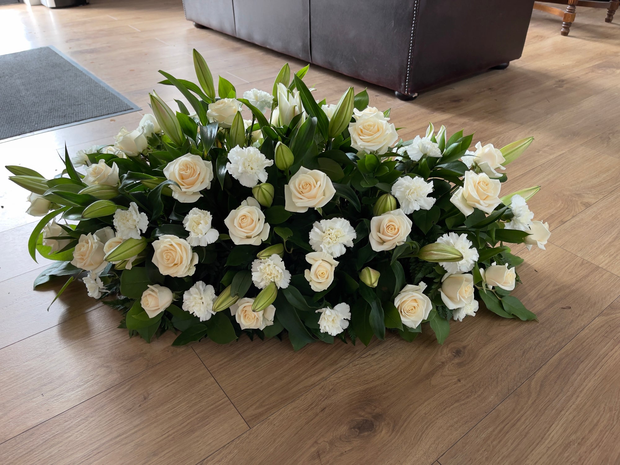 White Rose &amp; Lily Spray